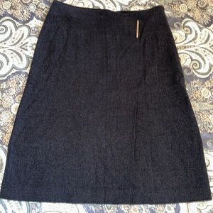 Size M dark Heather grey faux wrap skirt that has slits in front and back EUC